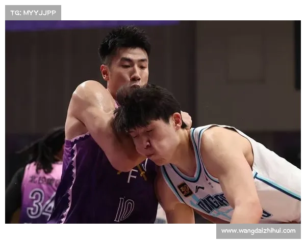 NBA突破上篮技巧解析 揭秘球员如何在高速冲刺中完成高效得分